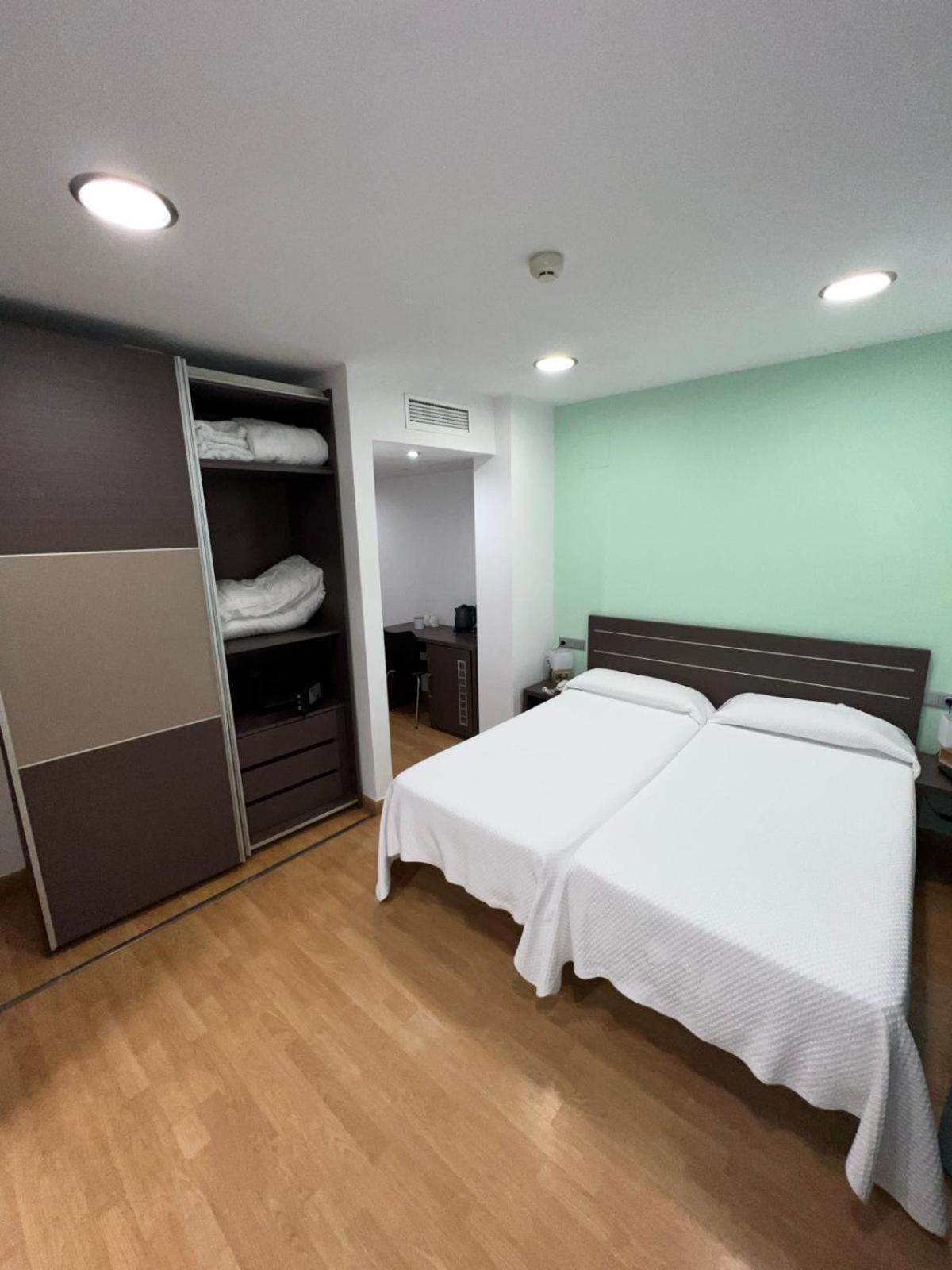 Hotel Clopy Rocamar Benidorm Bagian luar foto