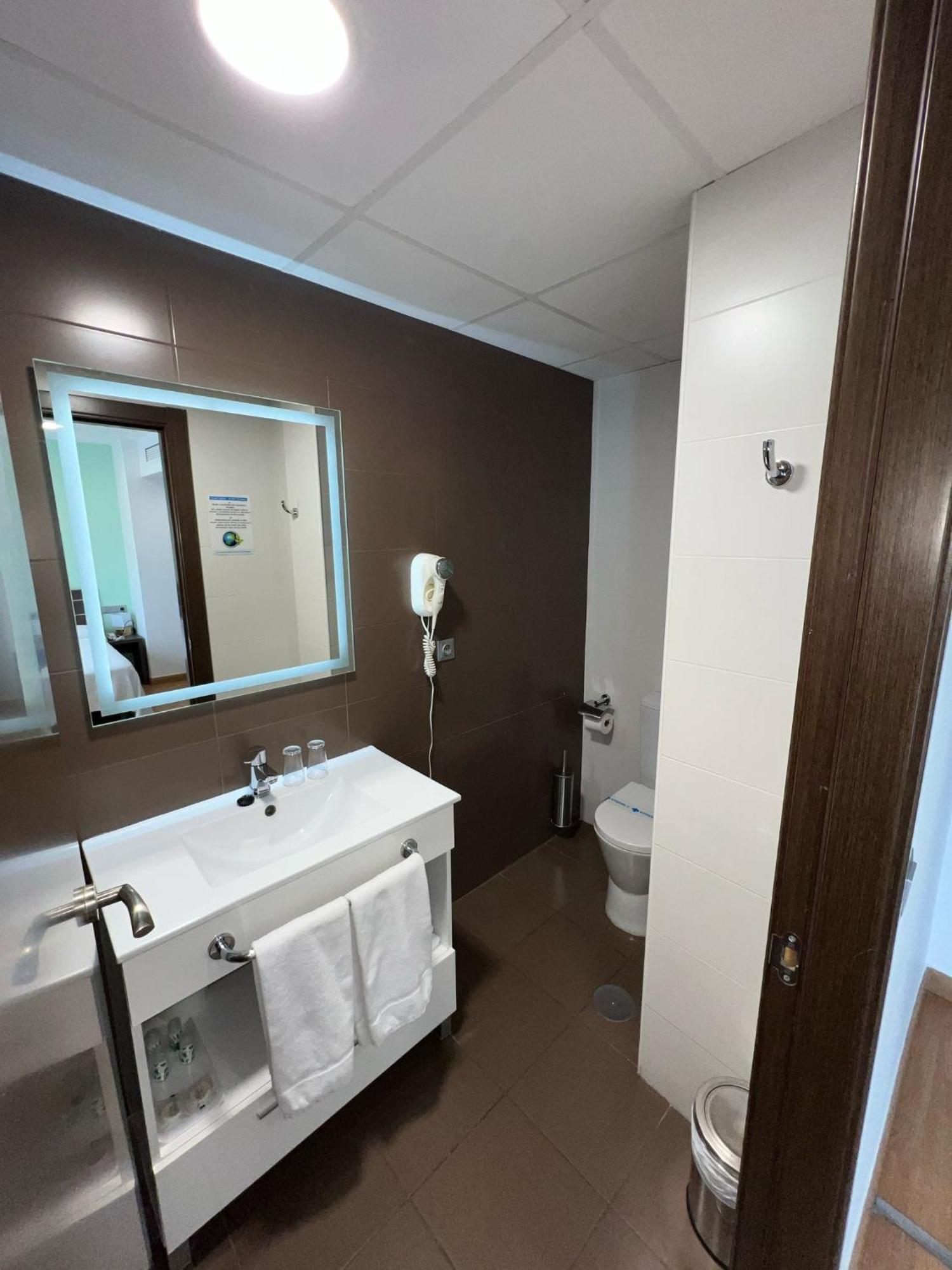 Hotel Clopy Rocamar Benidorm Bagian luar foto