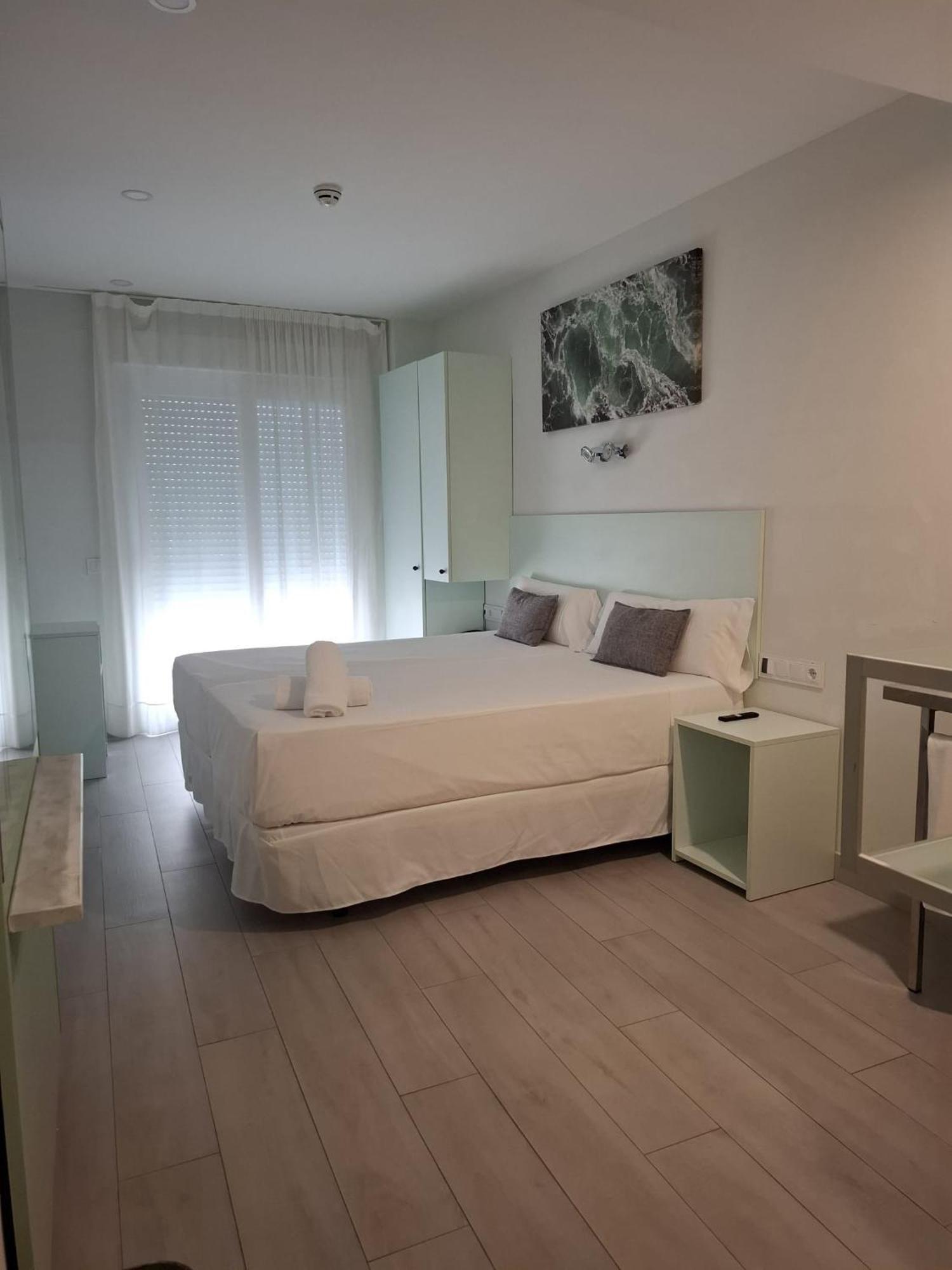 Hotel Clopy Rocamar Benidorm Bagian luar foto